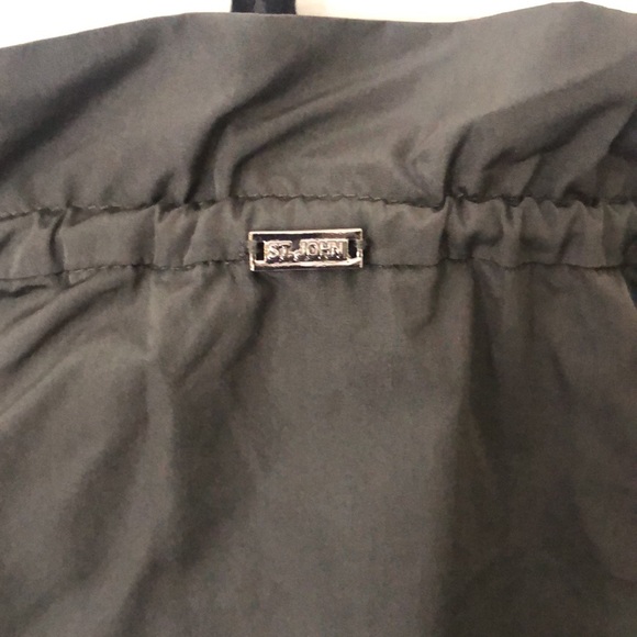 St. John windbreaker - Picture 8 of 11